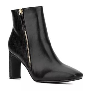 New York & Company Womens Una Block Heel Chelsea Boots, US 7.5 Medium, Black